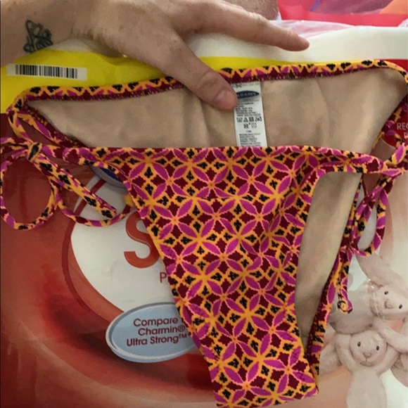 Old Navy swimsuit - Picture 1 of 2